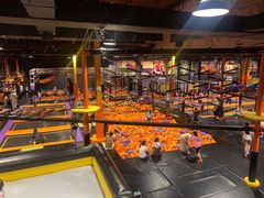 -Tenker Club弹刻极限主题公园 · 蹦床 · 团建 · 生日派对(大关店)