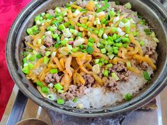 榨菜牛肉煲仔饭-伟记牛蹄(道滘店)