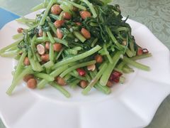 茼蒿炝拌花生米-国庆烧麦馆