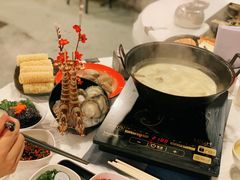 -鲜入围煮花胶鸡海鲜火锅