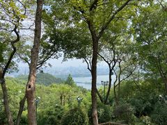 -宝石山