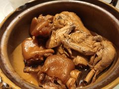 猪手煲土鸡-麓湘小镇(开福万达广场店)
