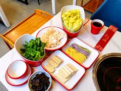 -毛辣果·贵州红酸汤牛肉火锅(西单店)
