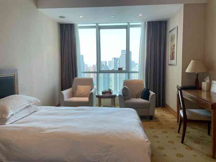 上海吉臣维景酒店-"位置:在上海静安区静安中心大楼旁边儿.地.