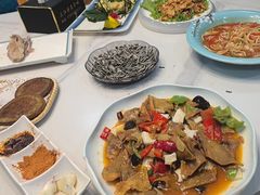 -三江源美食城