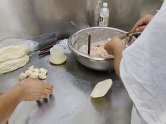 -黄阿姨锅贴大王(万航渡路店)