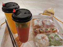 -顶东面包花园·生日蛋糕(世博店)