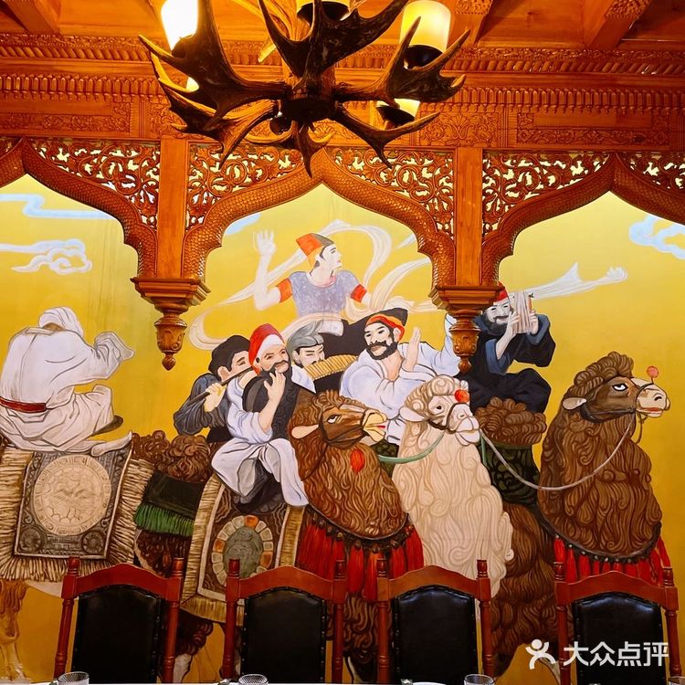 吃丝绸美食置办龙年年货就来伊带伊路喽