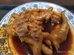 -爆炸头阿姨小四川正宗川味小吃(无任何分店)
