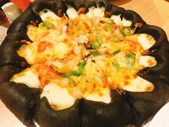 海鲜至尊芝士黑披萨-必胜客(吾悦国际广场店)