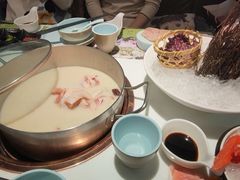 -洪氏嗨捞·猪肚鸡火锅(阳光天地店)