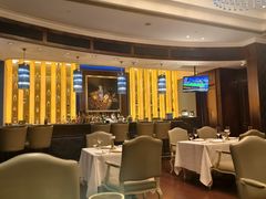 -龙虾酒吧扒房(宁波香格里拉店)