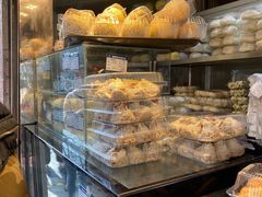 面包甜点陈列柜-白玉兰食品(汇联商厦店)