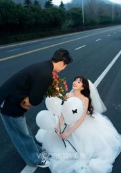 -雪中彩影婚纱摄影·微光艺术中心