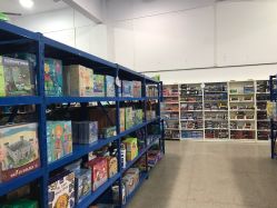 -逝水玩具折扣店