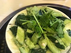 -虾弄弄海派小龙虾·牛羊蝎子火锅