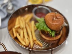 -奈尔宝家庭中心·亲子餐厅(鄞州万达店)