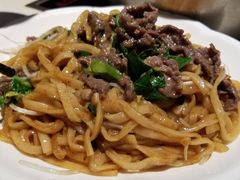 招牌湿炒牛河-潮泰牛肉火锅 · 创于1992年(车公庙店)