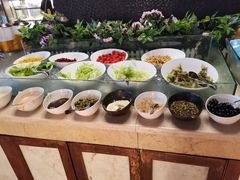 自助调料区-茵特拉根酒店·西餐厅