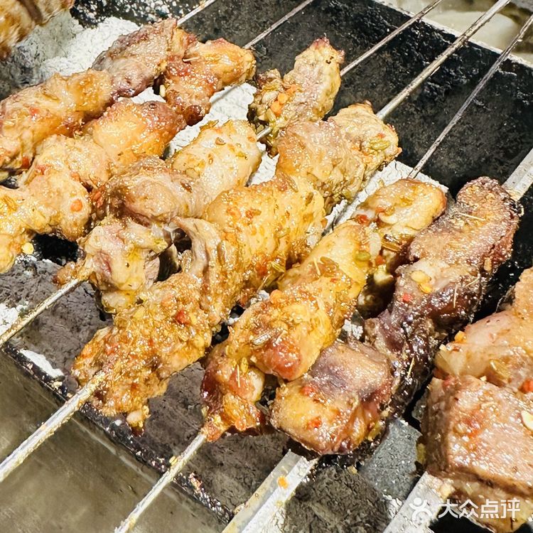 冬天在室内也能体验室外烧烤的乐趣，好有意思❗️｜北京探店