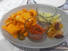 墨西哥玉米片佐牛油果酸奶酱，红虾甜椒塔可酱-娜娜家·Nana's restaurant(国金汇店)