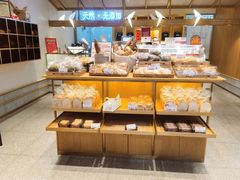 面包甜点陈列柜-西村叔叔的店·面包·甜品·蛋糕(崂山丽达店)