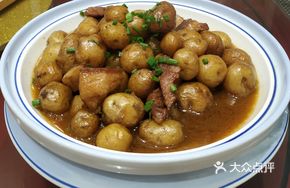 Stewed Pork with Small Potatoes