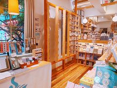 -猫的天空之城概念书店(束河店)