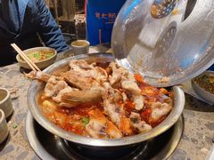 -肖肖酸萝卜鱼火锅(总店)