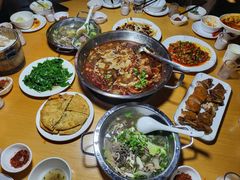 -大众跷脚牛肉馆·非遗传承单位(峨眉山店)