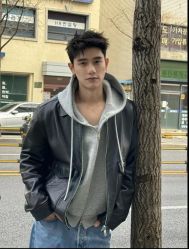 -一家只做男发烫染的店