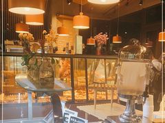 面包甜点陈列柜-Dough&Joe团憩(瑞虹天地月亮湾店)