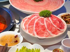 -茅草房·河畔园林火锅