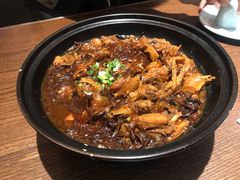 小鸡炖蘑菇粉-北李妈妈菜·虾爬子大锅贴(贵和店)