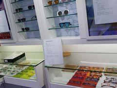 -提一眼镜·蔡司·依视路(小寨店)