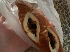 核桃红豆碱水-Dough&Joe团憩(瑞虹天地月亮湾店)