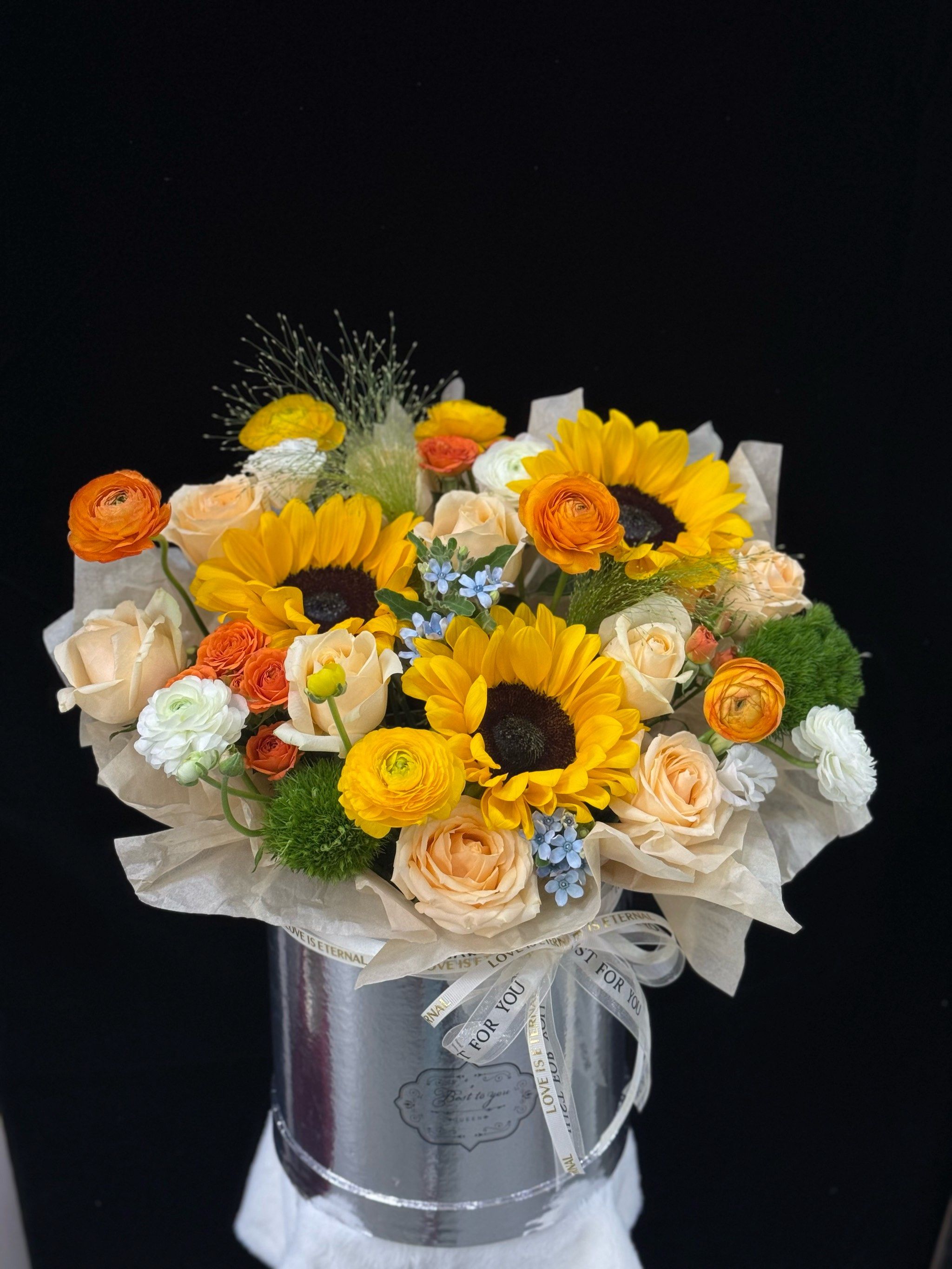 向日葵混搭花束 #看到好看的花一定要分享给你 #学花艺 #爱生活爱鲜花