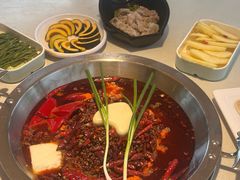 -茅草房·河畔园林火锅