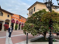 -佛罗伦萨小镇广佛名品奥特莱斯(疏港路店)