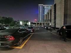 -驿都金陵大酒店-停车场