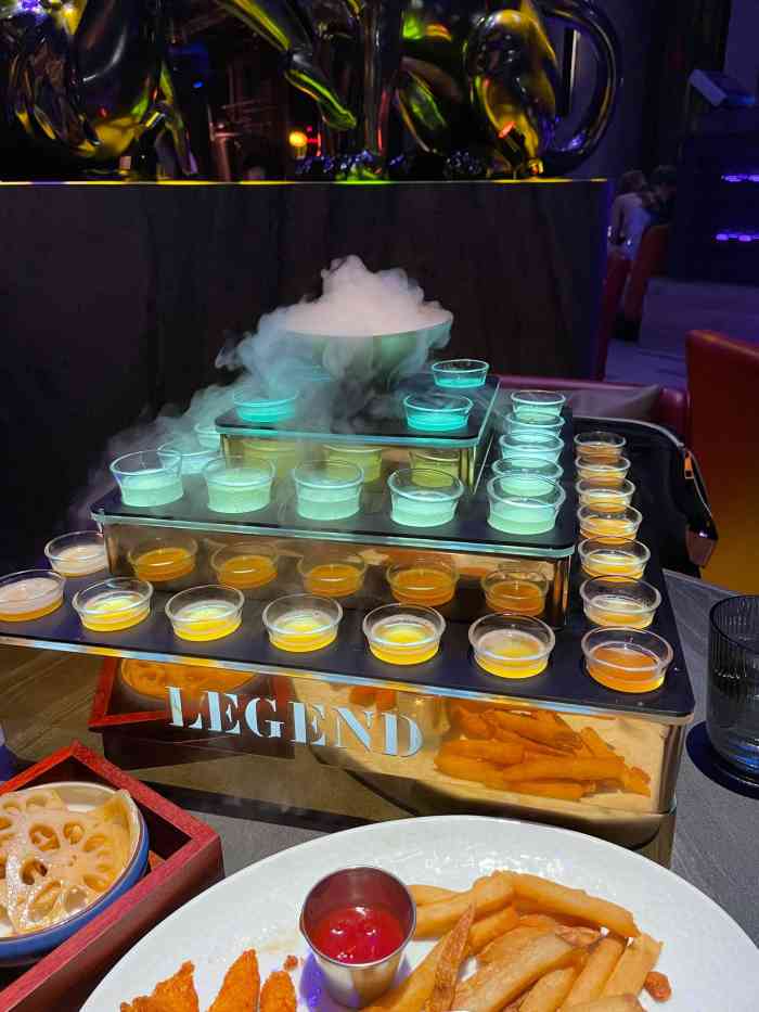 913人赞1张嘻嘻cici10月15日 17:09打分酒吧也太嗨87吧!