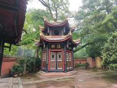 -峨眉山报国寺