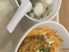 -爱雍·乌节