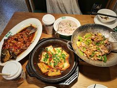 香酥大鲫鱼-费大厨辣椒炒肉(万家丽一店)