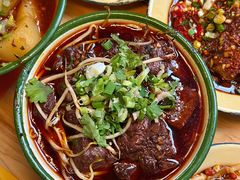 -拈签一笑黄牛肉辣卤串串