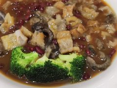 鲍汁红腰豆烩海参-圣龙酒家