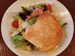 餐前面包+当日店内指定色拉-斯比特花园西餐厅(东方商厦店)