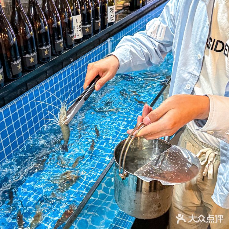 隐藏在一家烤肉店的小酒馆 余姚！吃到了曼谷同款流水虾！