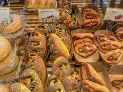 -皇冠幸福里动物奶油生日蛋糕(万达店)