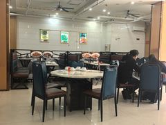 -红色湘菜馆(春风店)